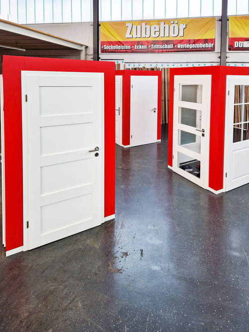 Türenausstellung bei BODIS in Bielefeld, hier findest Du preiswerte Türen zu einer Hammer Qualität!